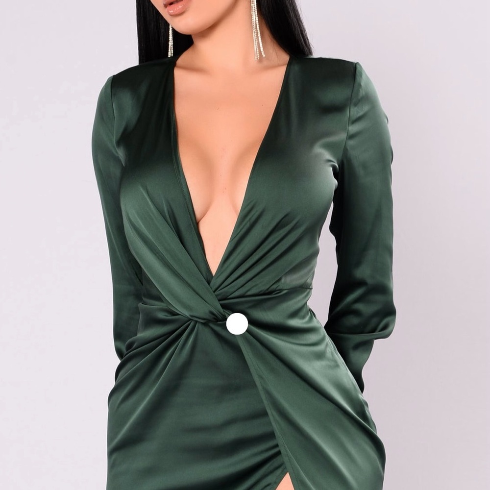 Fashion Nova Green Long Sleeve Plunge Neck Cocktail Dress